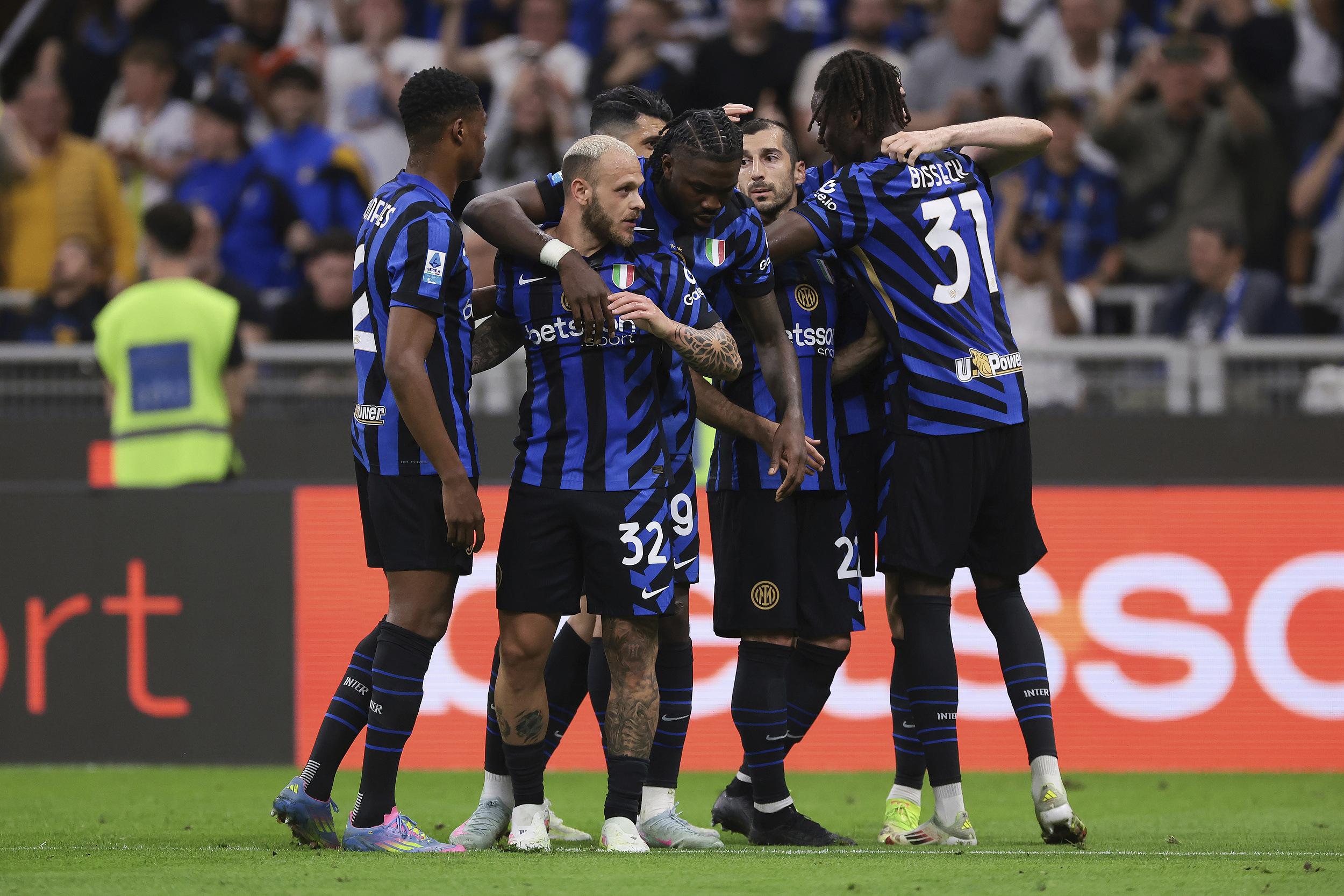 里程碑夜！费耶诺德迎来里程碑；意甲加时末段刷纪录；震撼外界；控场能力受关注的简单介绍